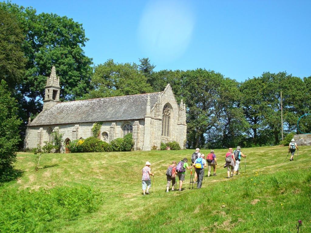 Saint-Nicolas-du-Pélem Yec'Hed Mat Bed & Breakfast エクステリア 写真